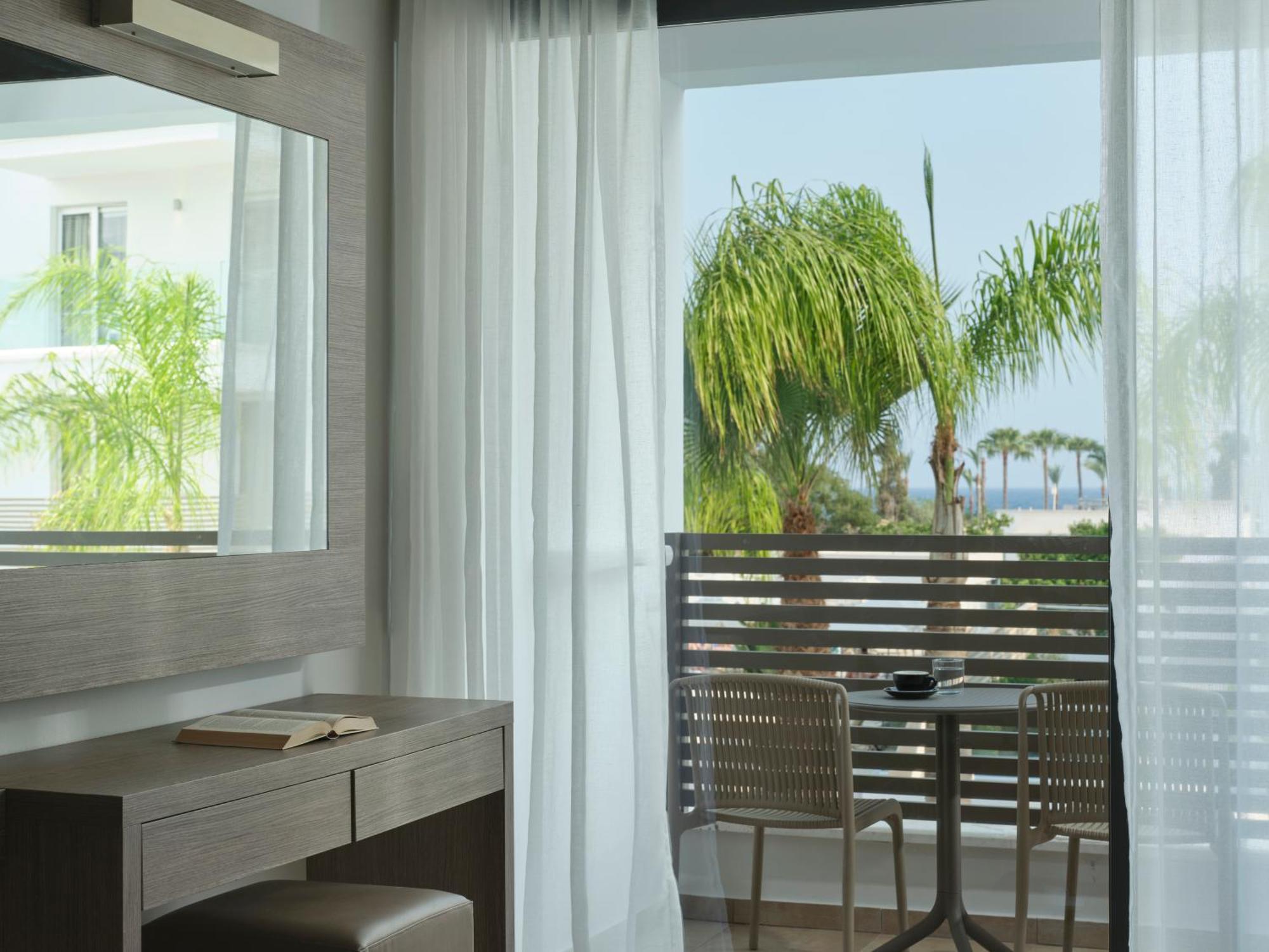 Atlantica Sancta Napa Hotel Айя Напа Екстериор снимка